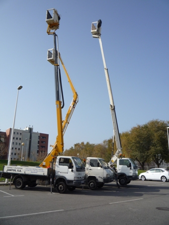 fleet of 3 fully equipped public works cranes